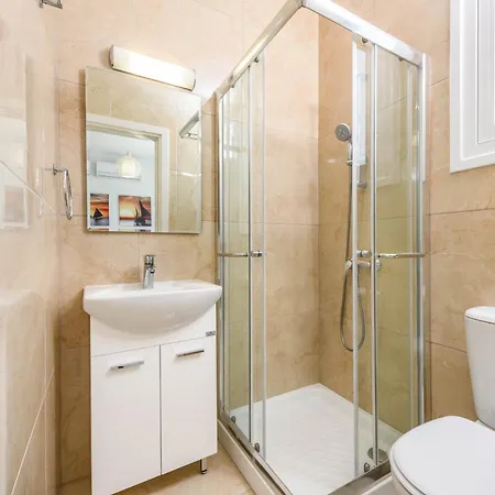 Bay #16 * פרוטאראס