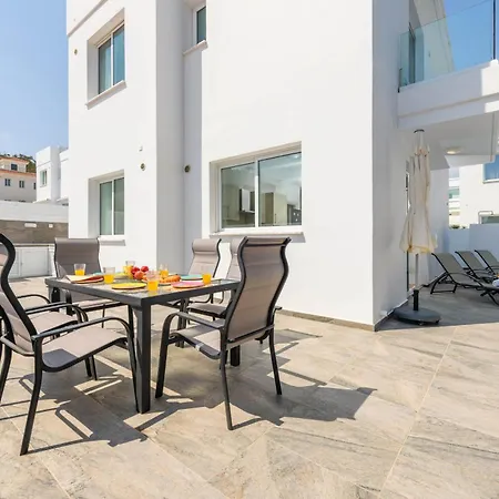 Bay #16 פרוטאראס